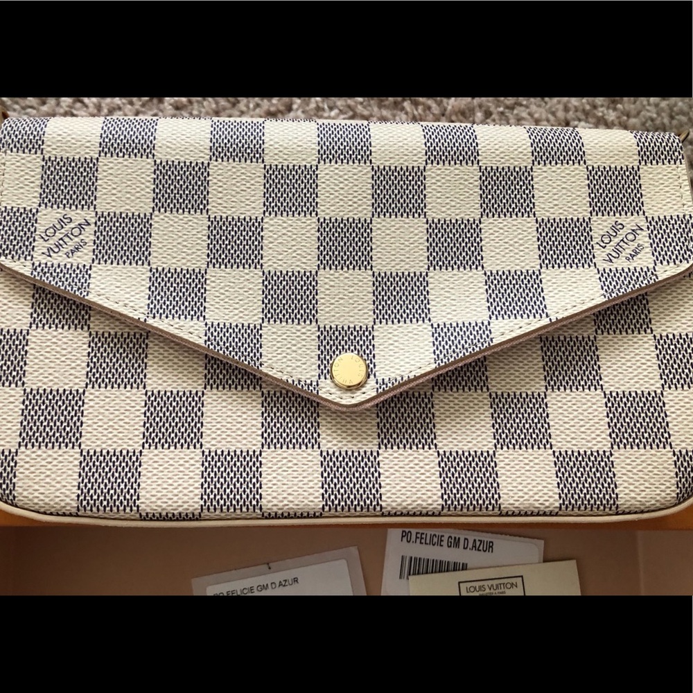 Louis Vuitton Felcie GM D Azur Pink Interior